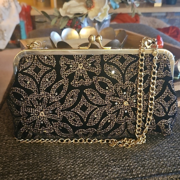 Patricia Nash Black and Gold Floral Clutch - Picture 8 of 12